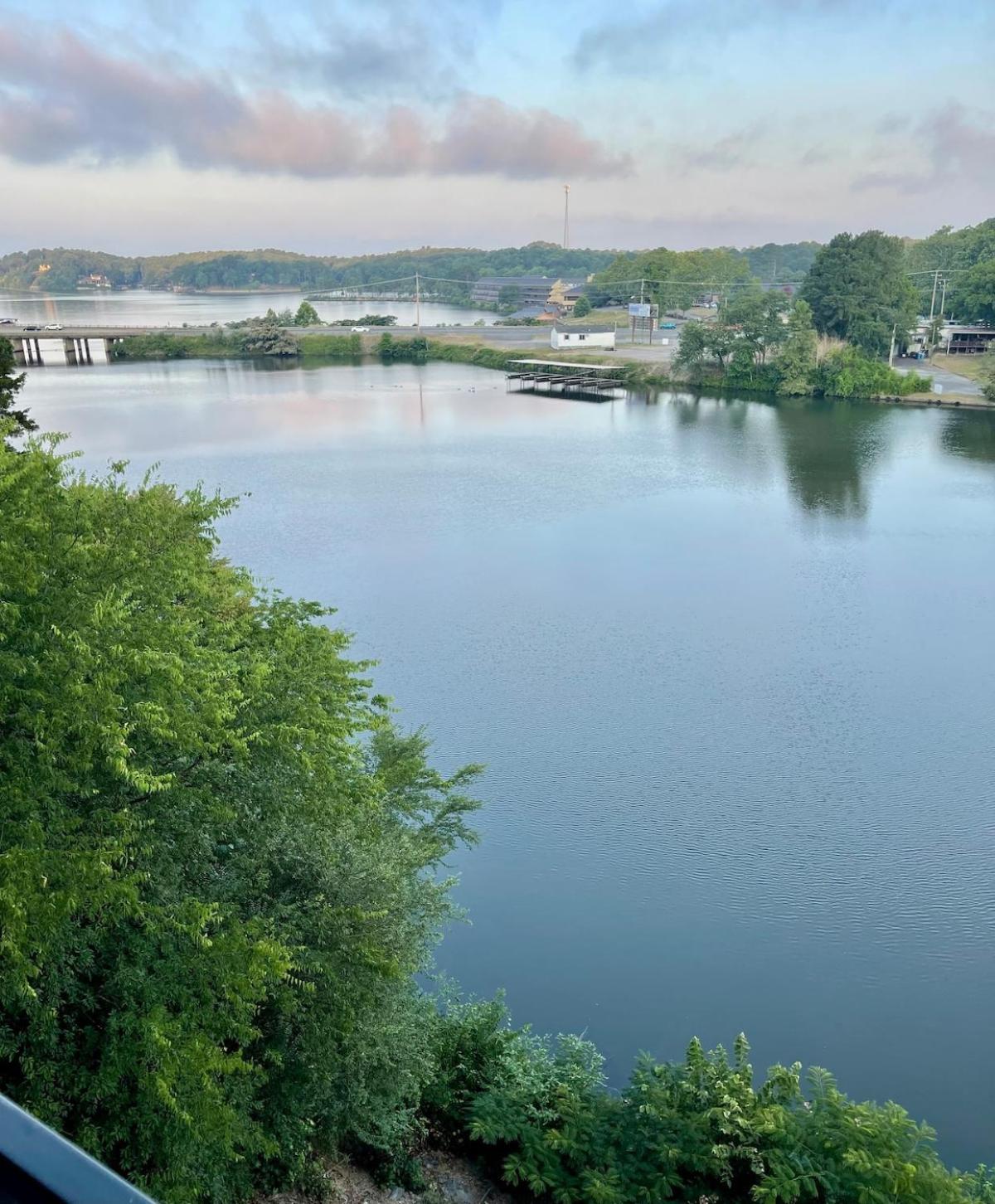 Brooklynn'S Bay, Elegant Lakefront Condo Retreat Hot Springs Extérieur photo